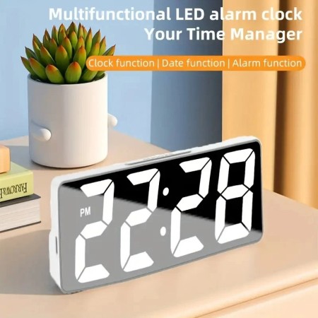 Features:    * LED digital clock, two display modes, one is only time display, the other is time, date, temperature cycle display.    * Two power supply methods, the light is always on when plugged in, and the sound is on when the battery is installed (th